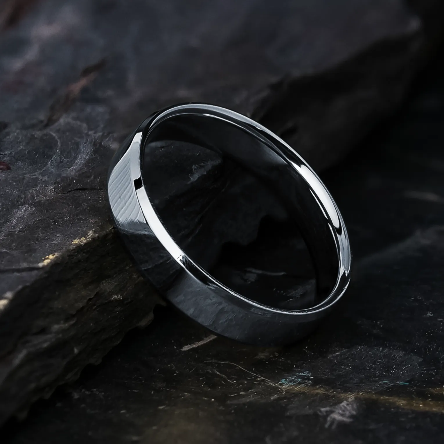 5mm Beveled Platinum Ring