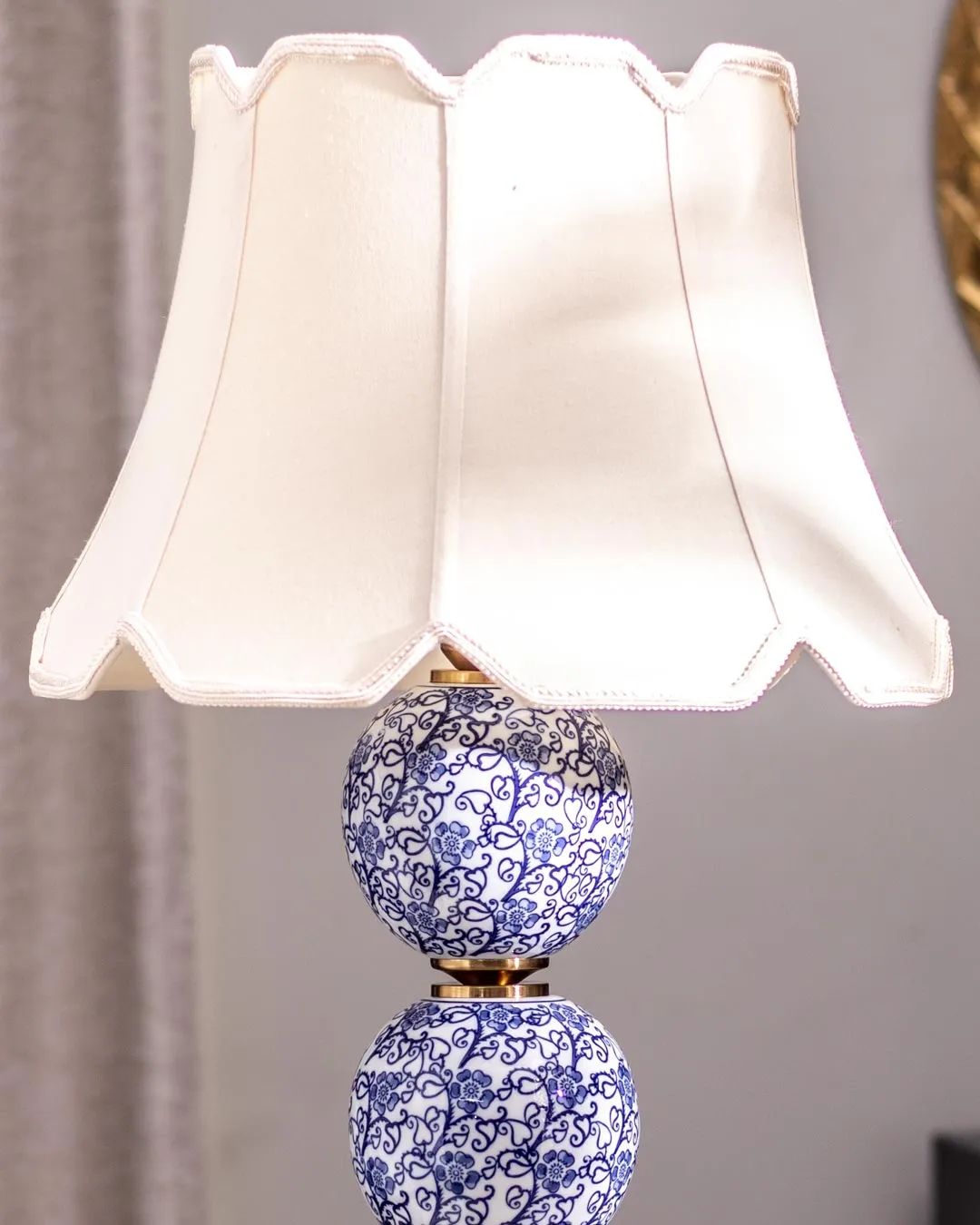 'Chrysanthemum' Ming Pillar Table Lamp