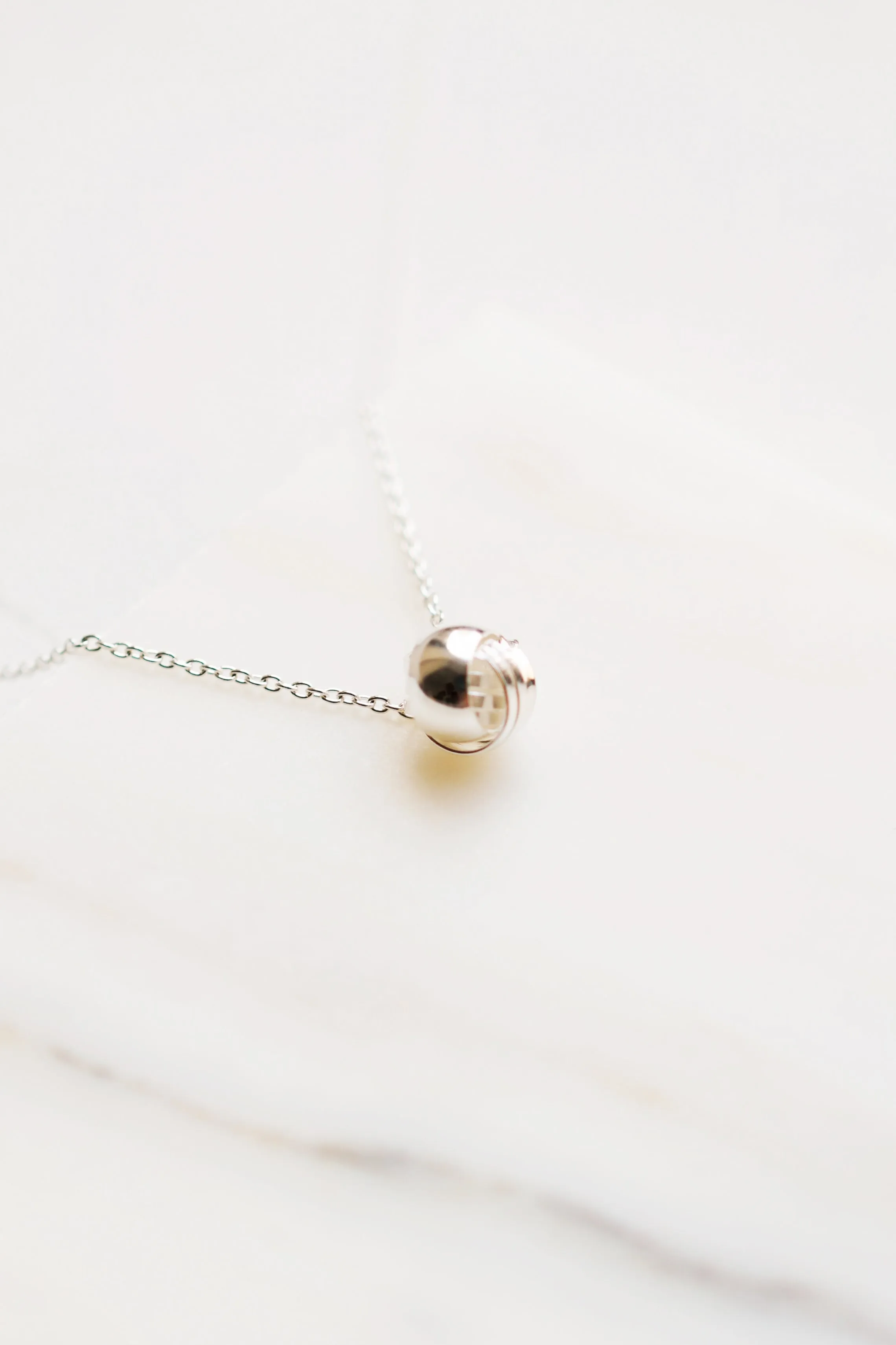 Knot Necklace :: Silver