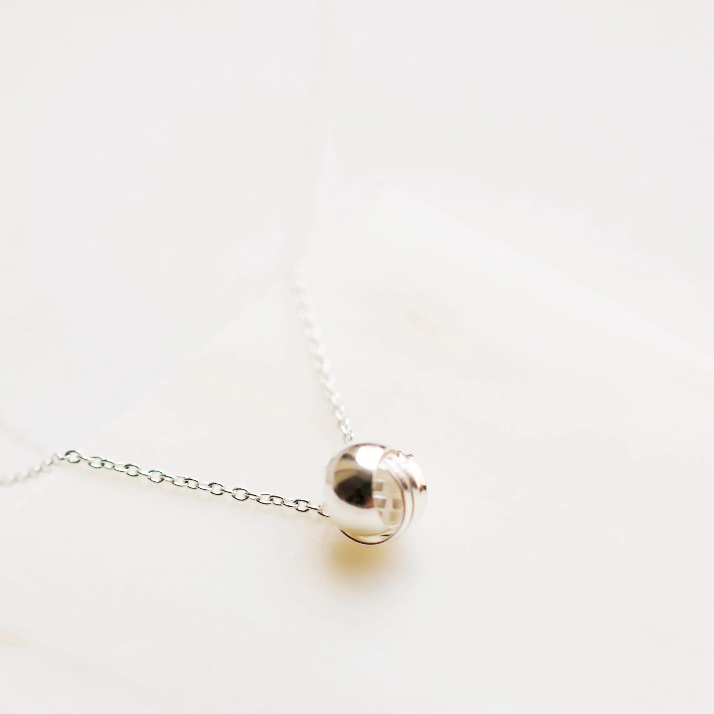 Knot Necklace :: Silver