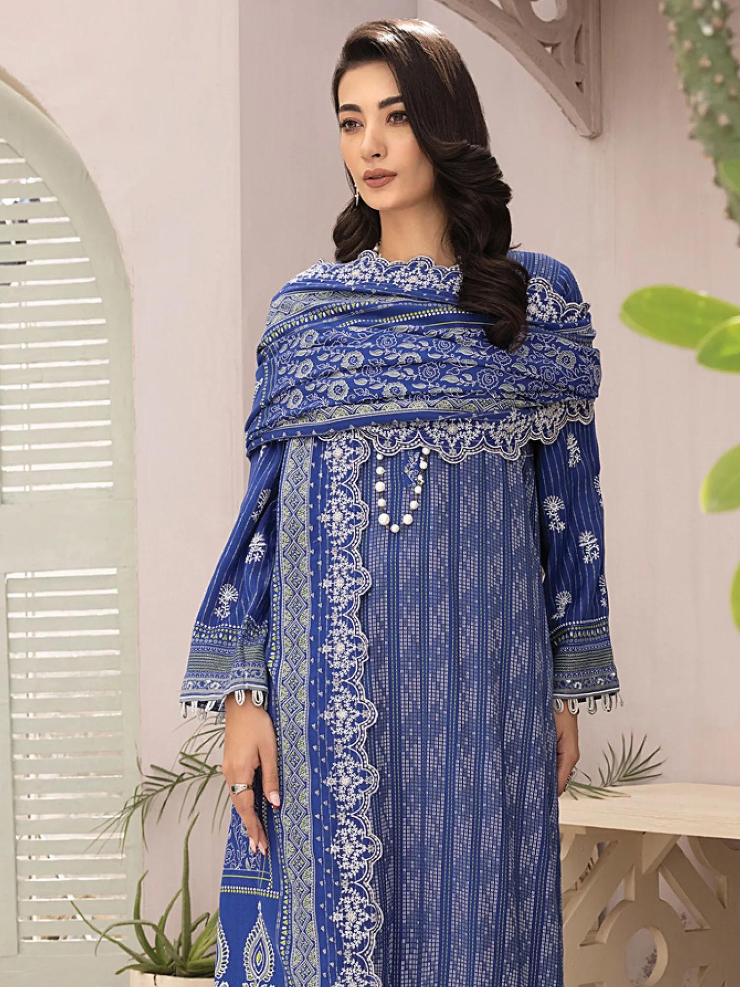 Lakhany Blue Unstitched Pashmina Embroidered Suit (LG-ZH-0101)