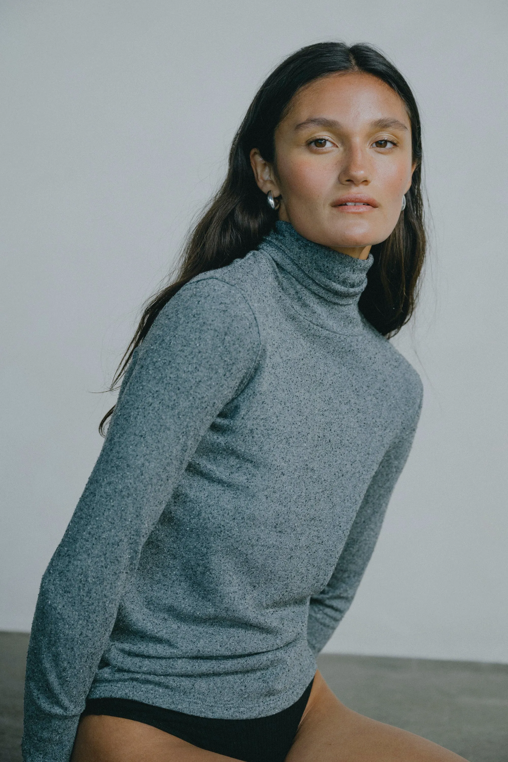 Marianne Turtleneck, Regen Silk Noil Jersey, Charcoal Heather